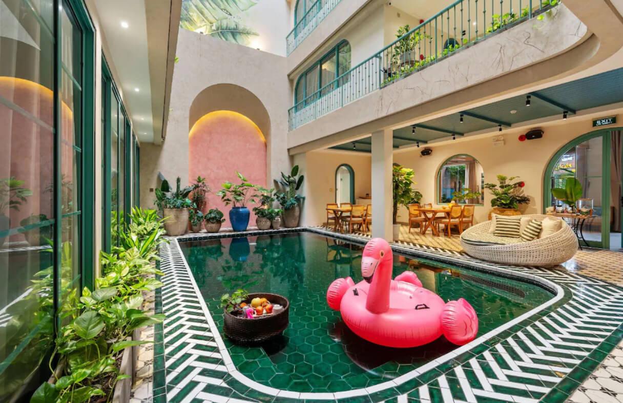 6 bedroom villa Da Nang with private pool for group stays