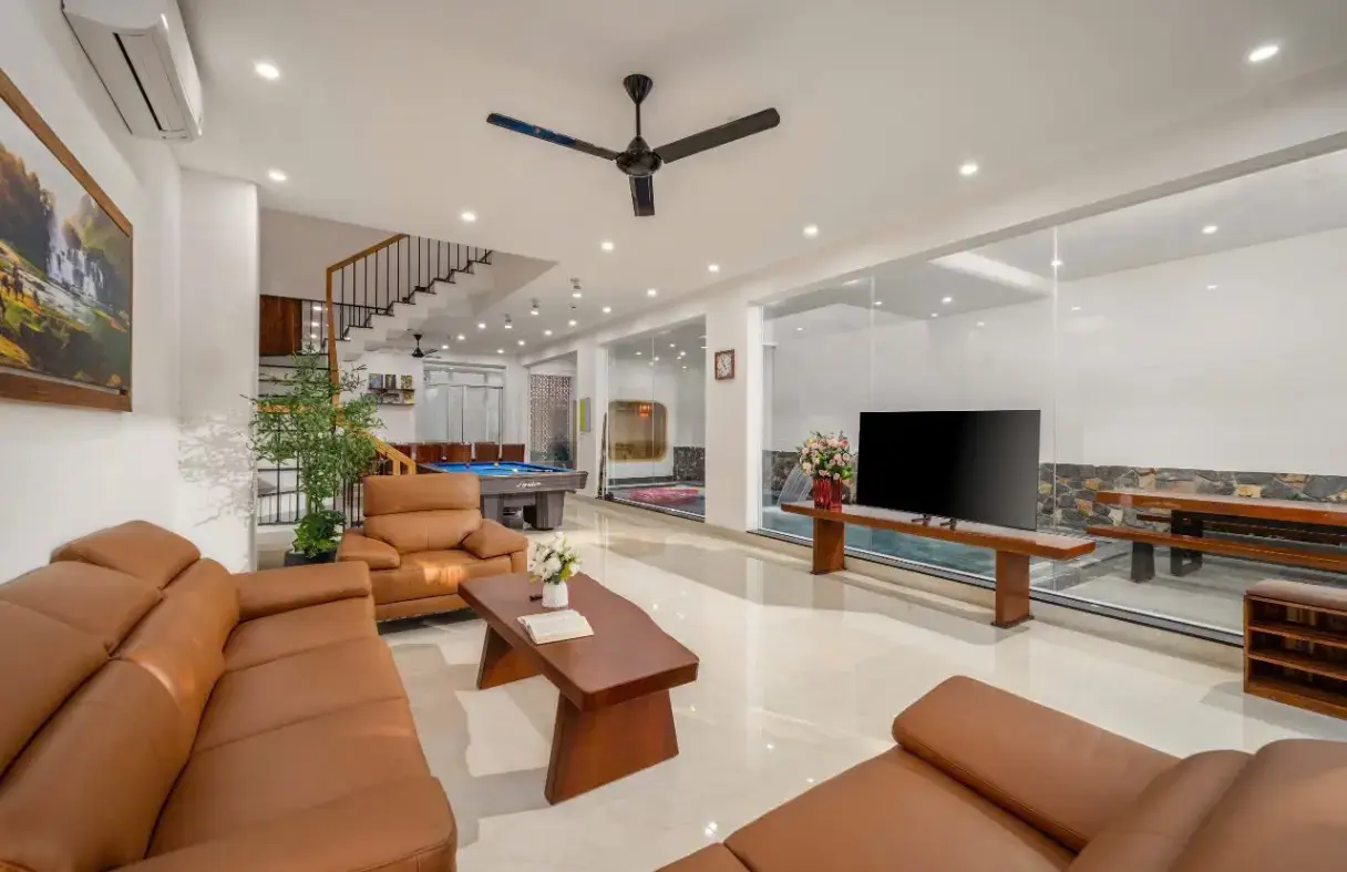 Koaniva provides transparent villa rental guidance tailored to each trip