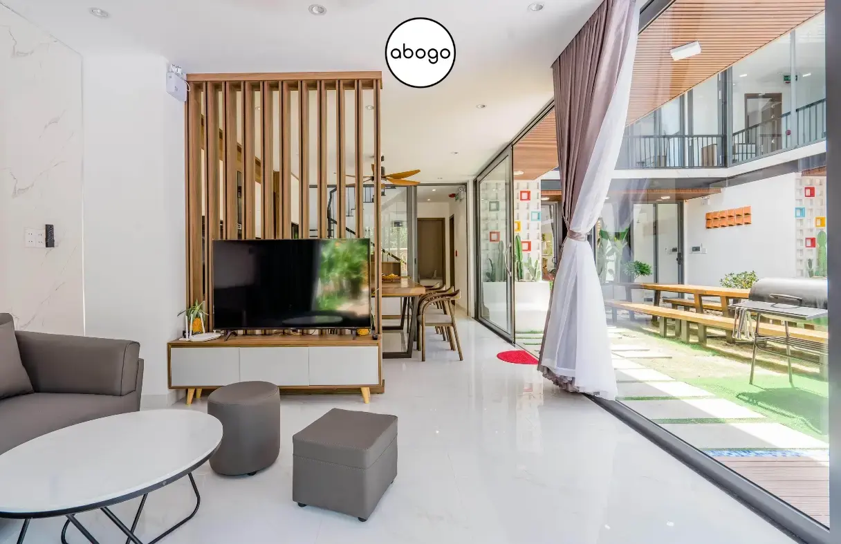 Phòng ngủ giường King rộng rãi, thiết kế hiện đại tại Amy Villa Đà Nẵng