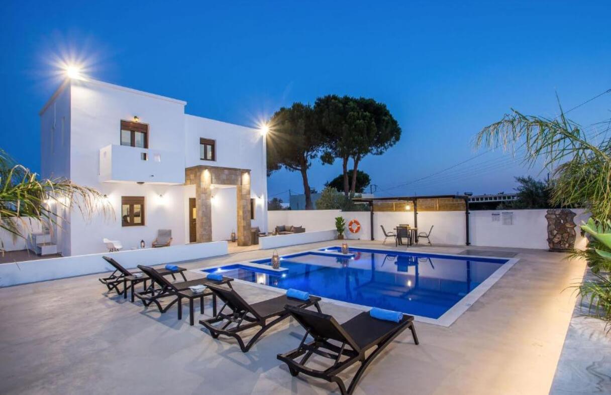 Spacious Da Nang villa with a private pool designed for families and group travelers