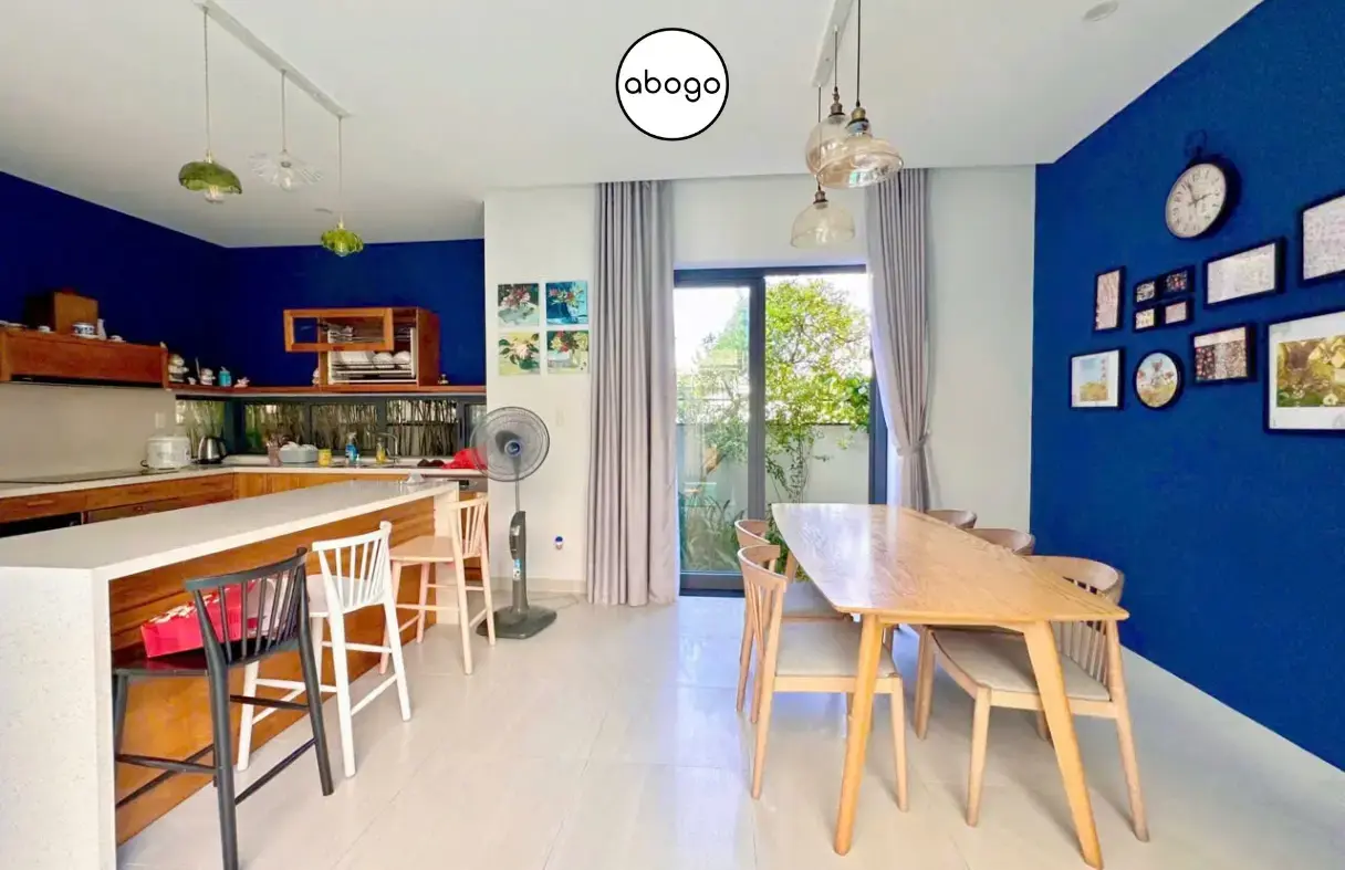 Phòng khách rộng rãi, nội thất hiện đại tại Miu Villa Đà Nẵng