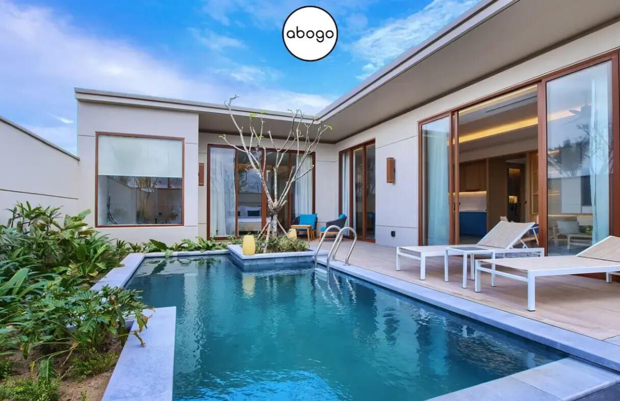 Private pool villa experience at Koaniva Luxury Resort Villa
