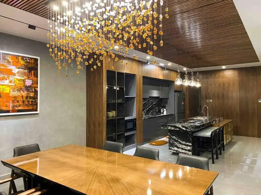 Khu bếp đầy đủ tiện nghi tại Song Cat Villa 31NL