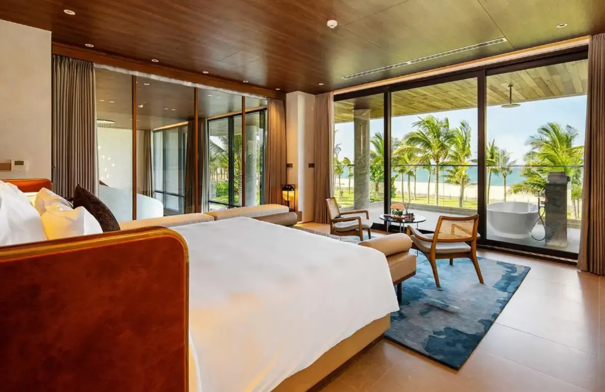Phòng ngủ sang trọng tại The Five Villas & Resort Danang