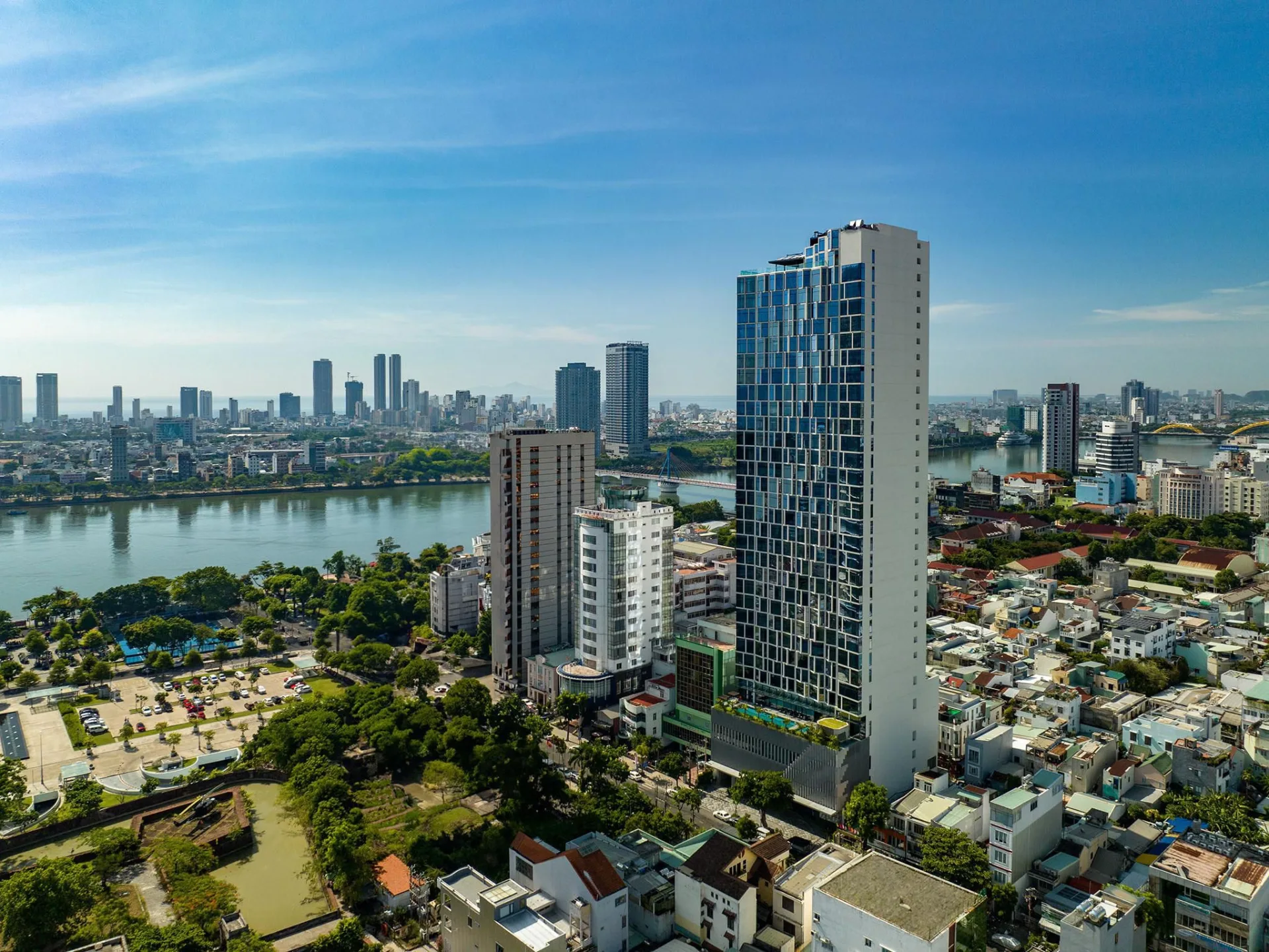 Crowne Plaza Danang City Centre: Hotline Liên Hệ Đặt Phòng Chính Thức & Trải Nghiệm Đẳng Cấp