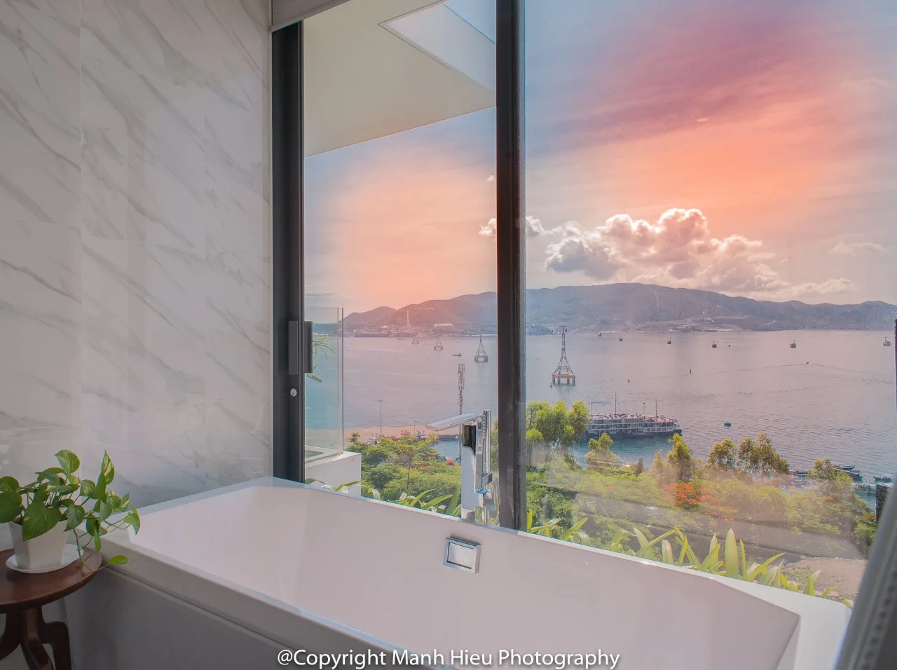 Ocean Front Nha Trang lịch trống