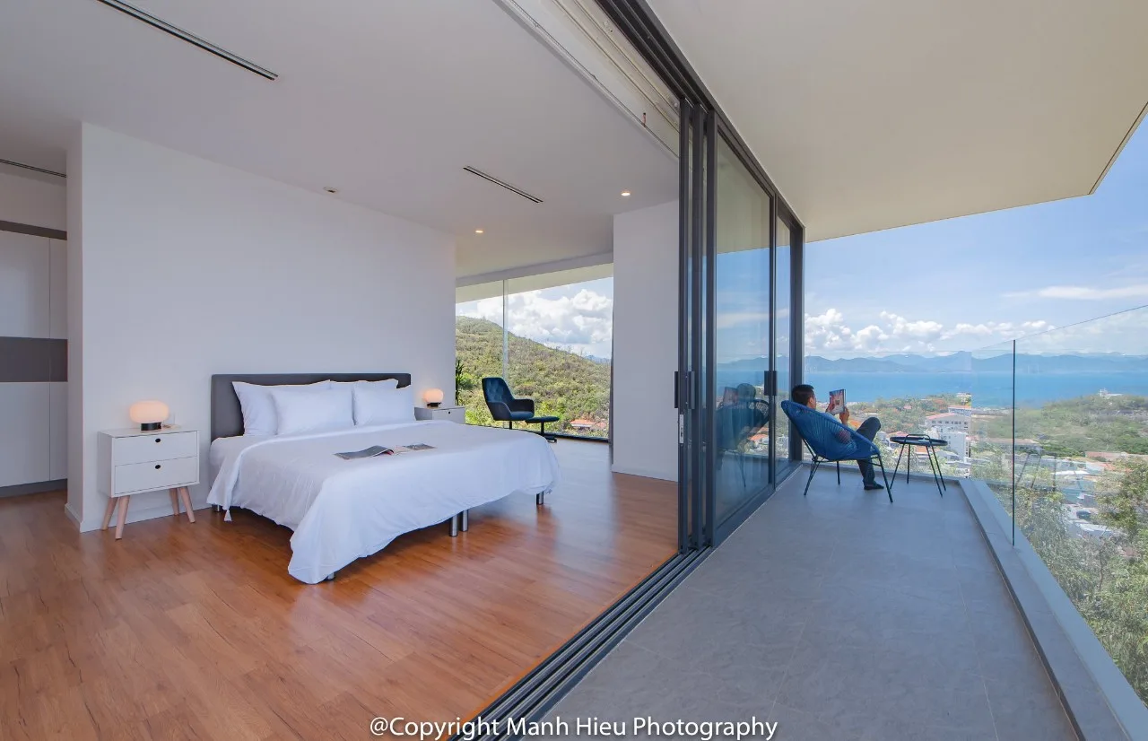 Oceanfront villa Nha Trang gần biển
