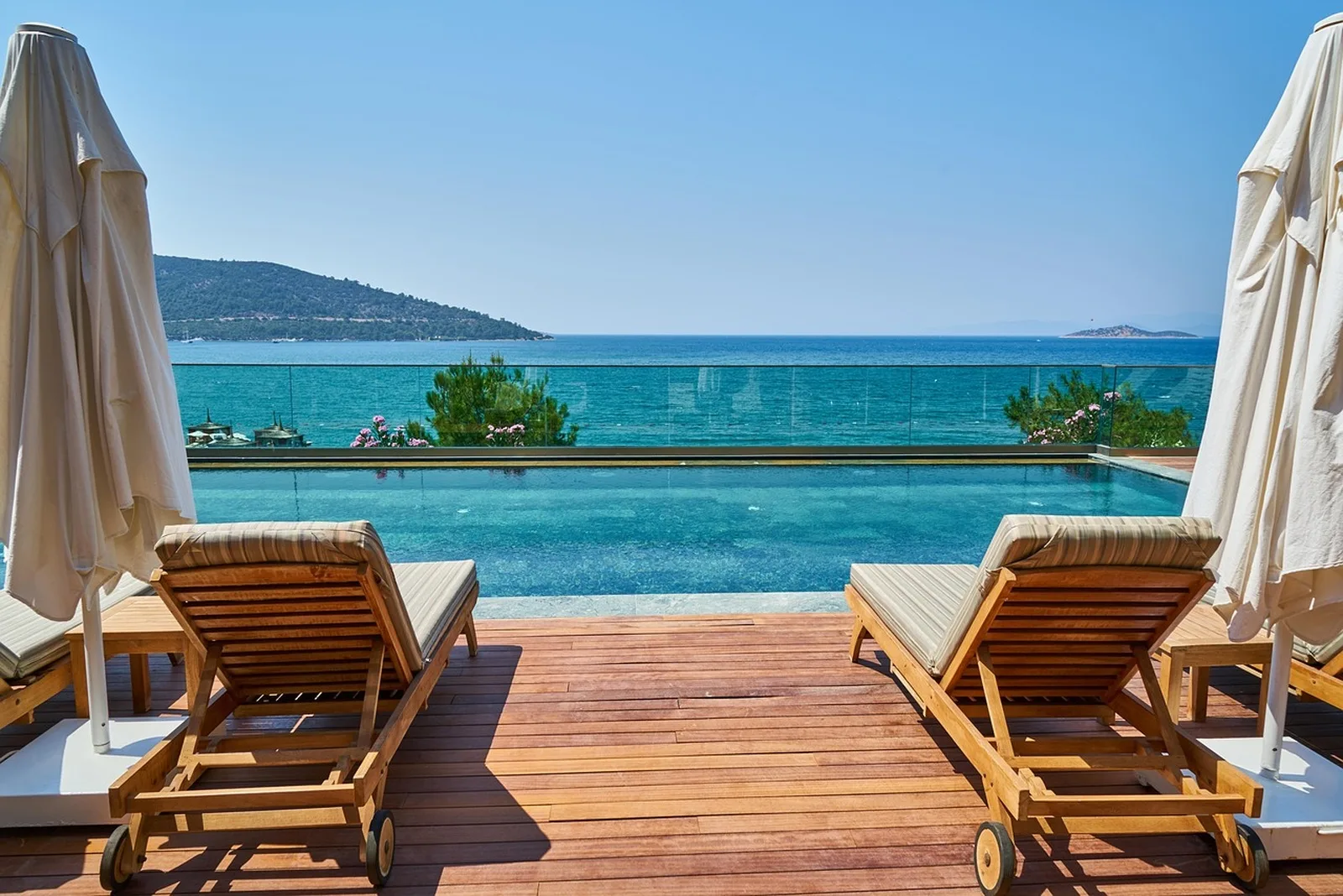 Direct Booking và OTA là gì? So sánh & chiến lược bán phòng | Koaniva