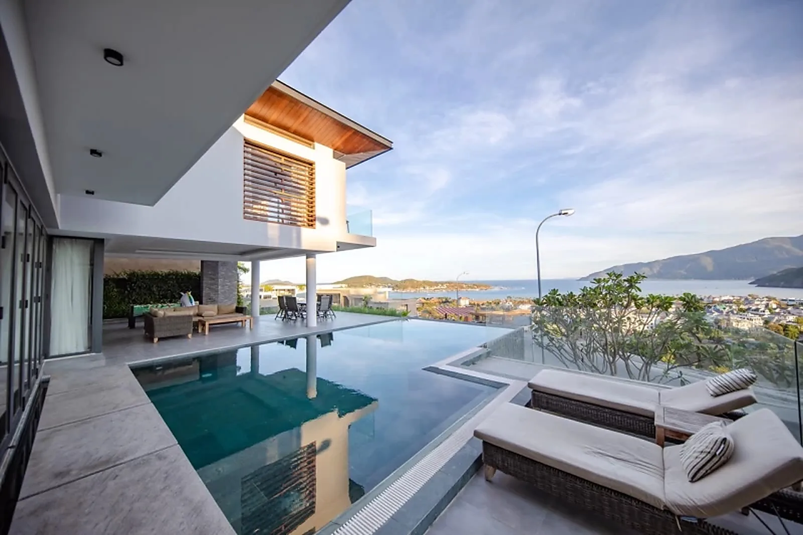 Ocean Front villa Nha Trang lễ tết