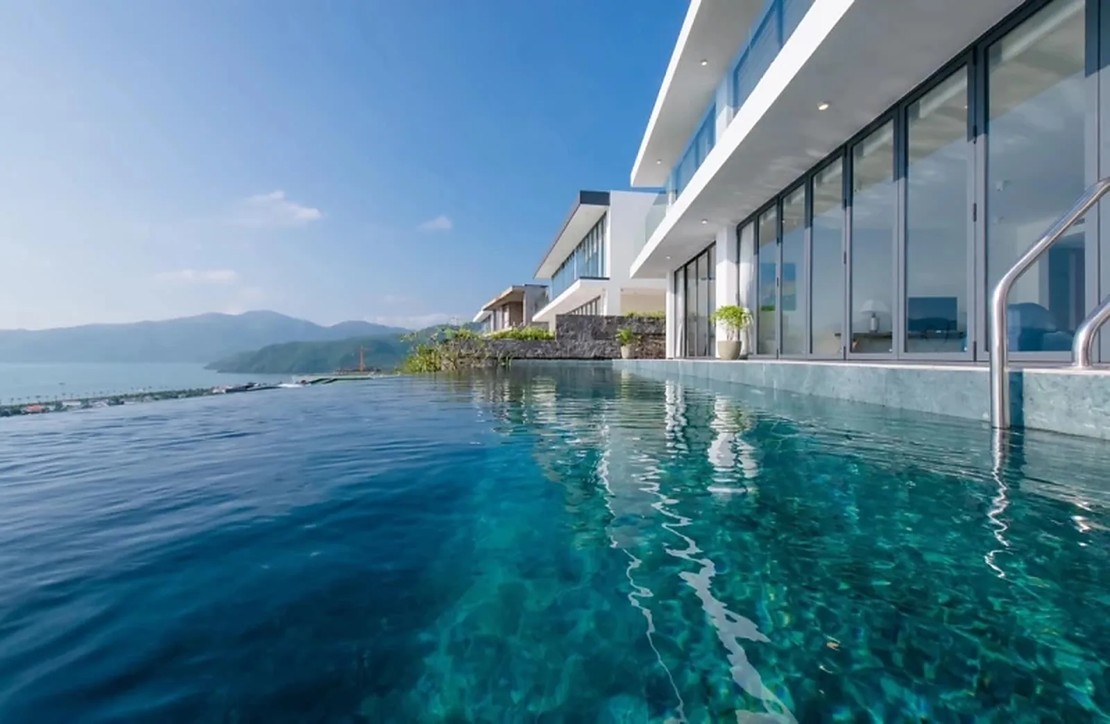 Ocean Front villa Nha Trang cuối tuần