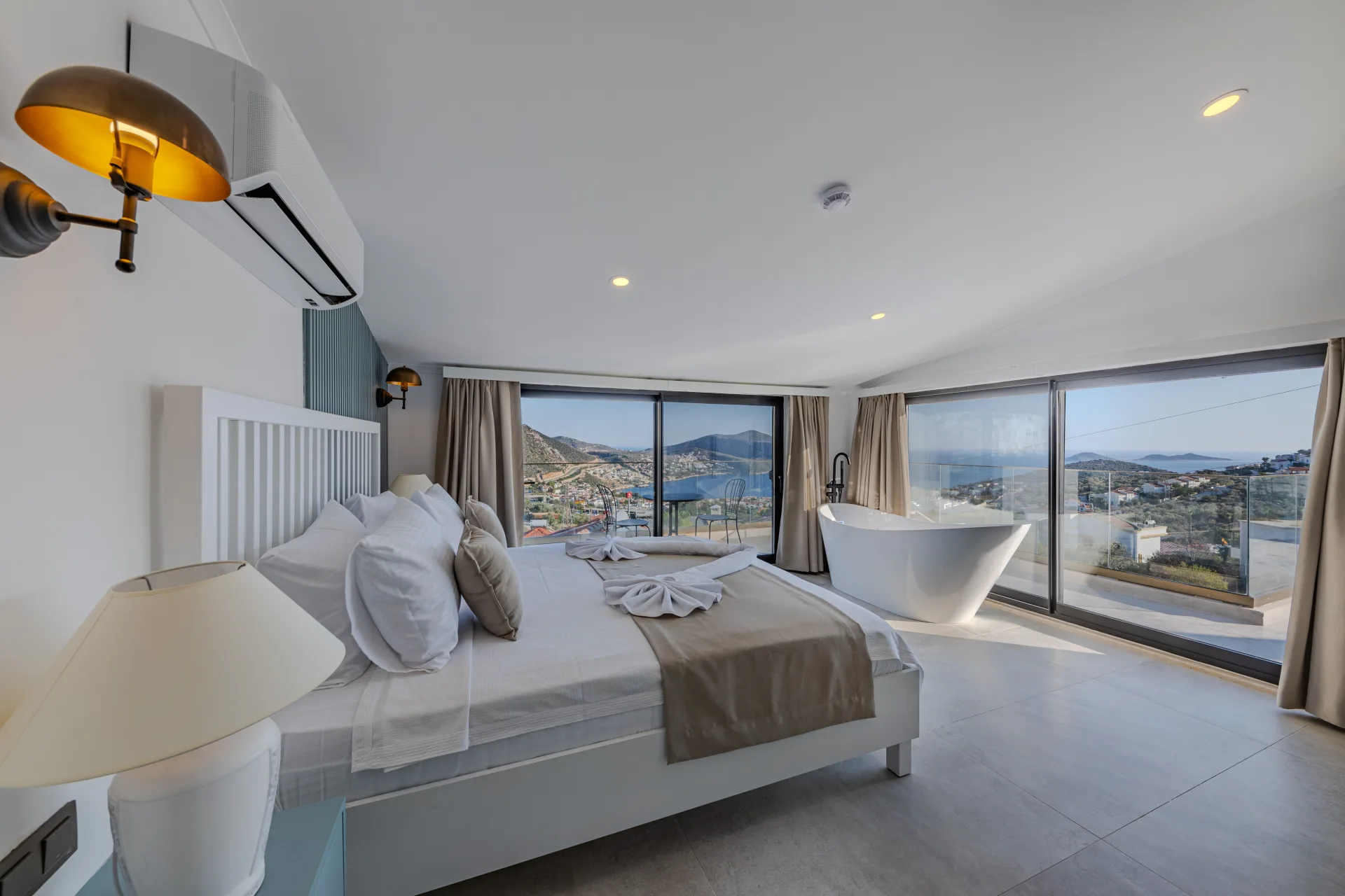giá phòng Anh Nguyễn Oceanfront Nha Trang
