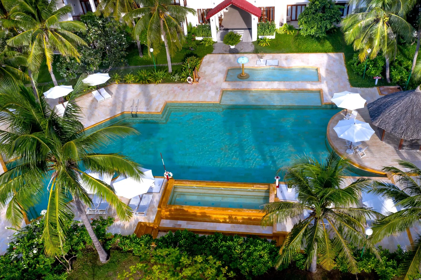 resort có nên bán phòng trên ota