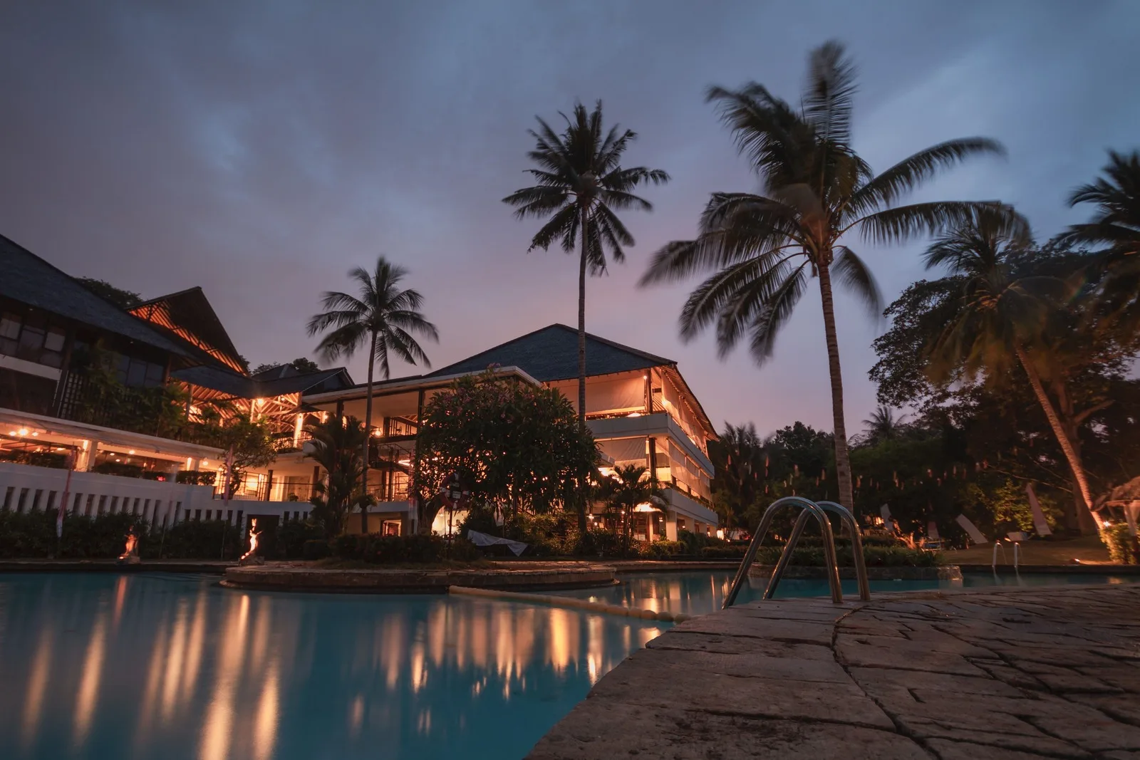 resort có nên bán phòng trên ota