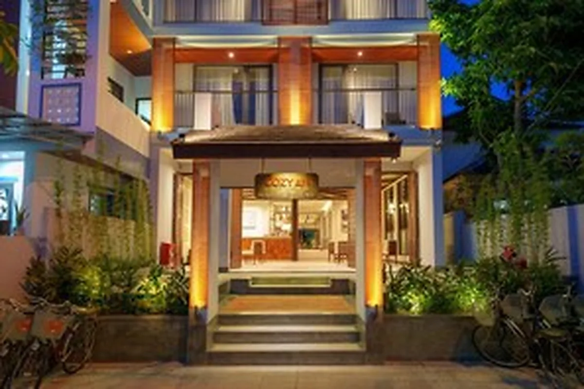 Mặt tiền Cozy An Boutique Hotel Hoian tại đường Trần Quang Khải, thuận tiện di chuyển đến phố cổ và Hoi An Memories Land.