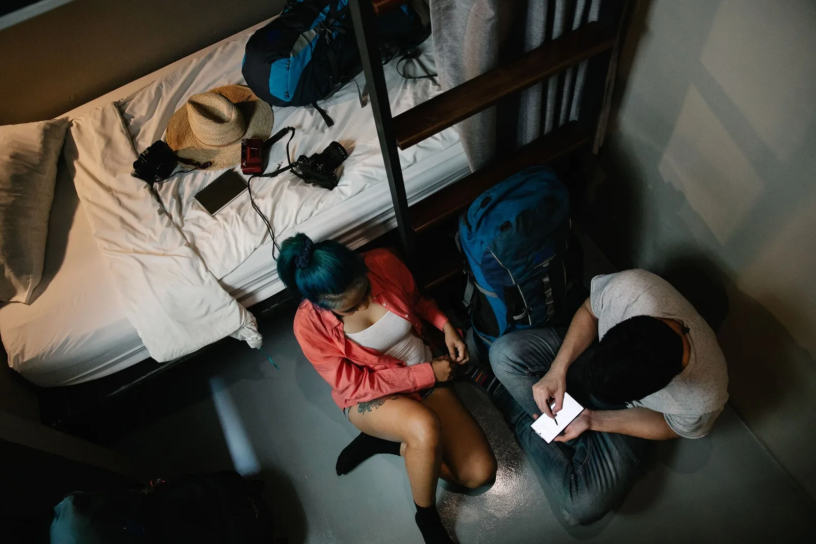 Bán phòng trực tiếp và bán phòng OTA: Nên chọn kênh nào? | Koaniva