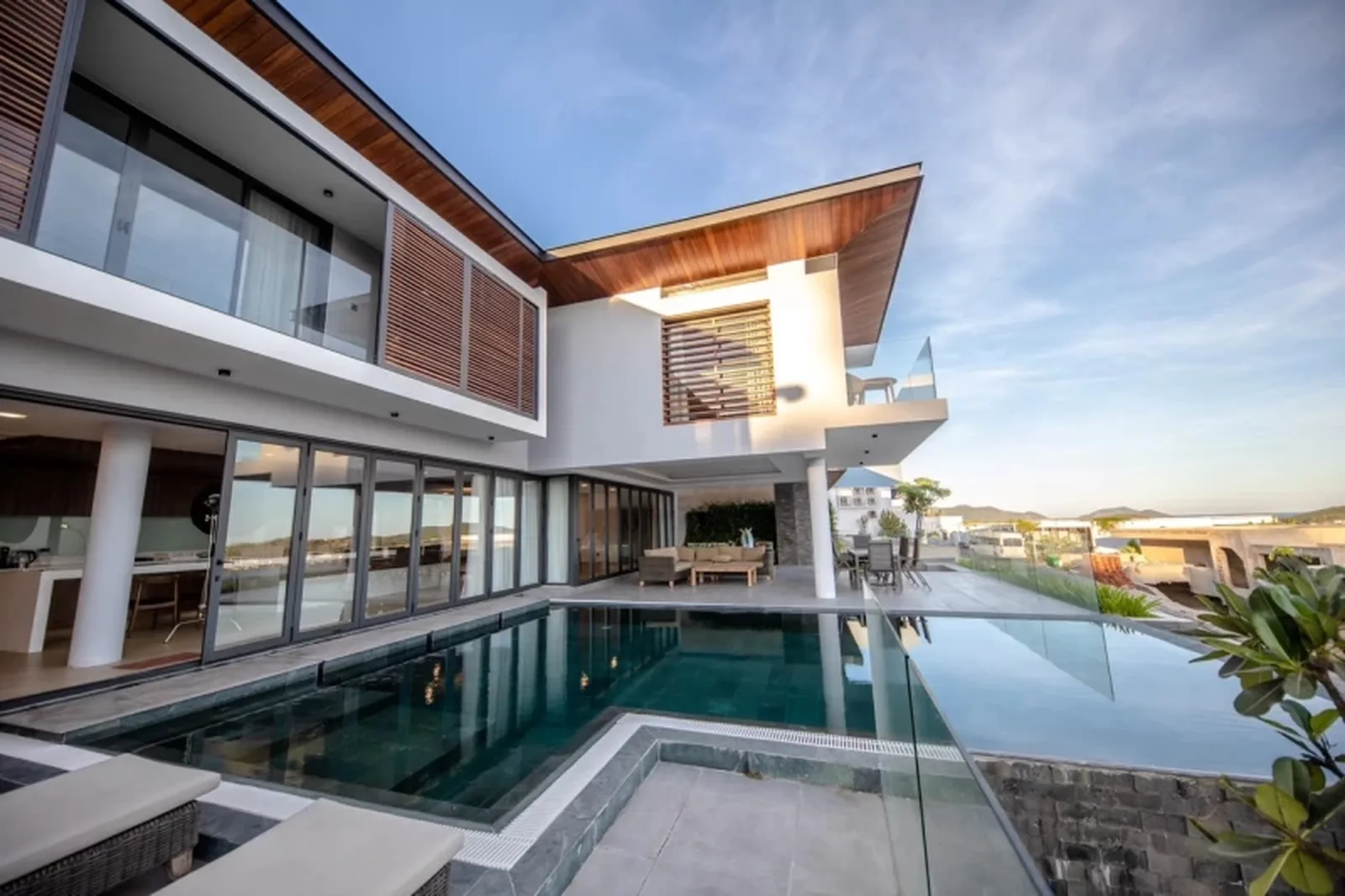 Ocean Front Villa Anh Nguyễn Mã Giảm Giá 2026 | Koaniva