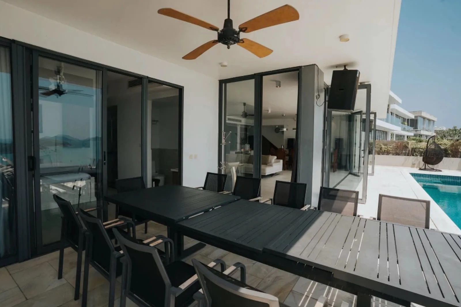 COcean Front villa Anh Nguyễn lịch trống