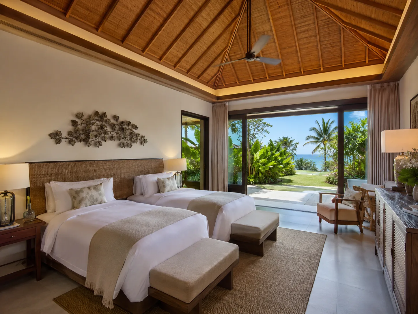 Ocean Front Anh Nguyễn Nha Trang liên hệ