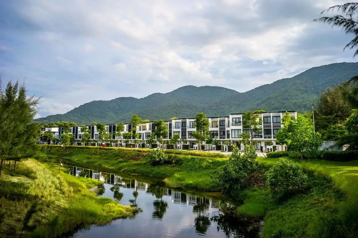 khuôn viên biệt thư