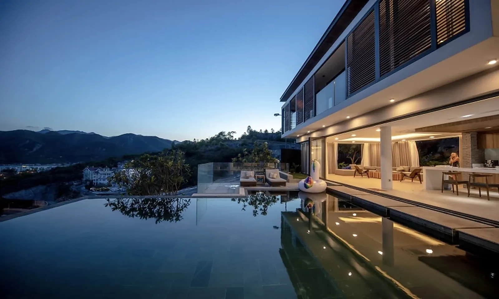 Oceanfront Nha Trang view biển