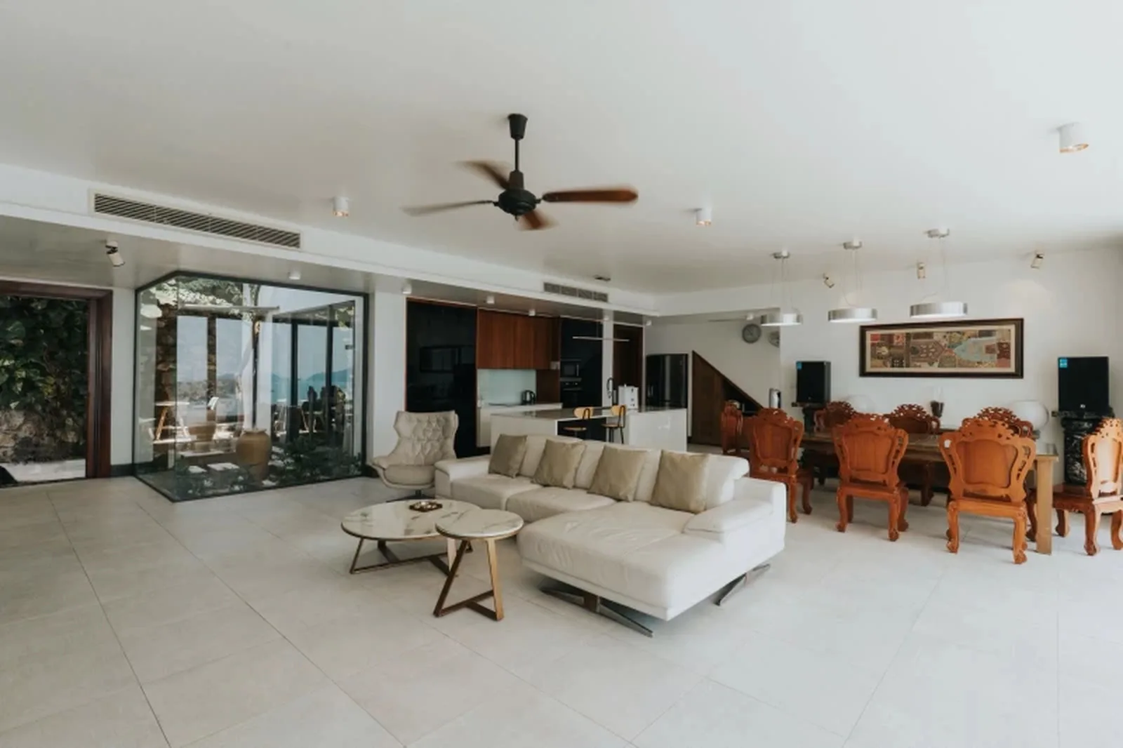 COcean Front villa Anh Nguyễn lịch trống