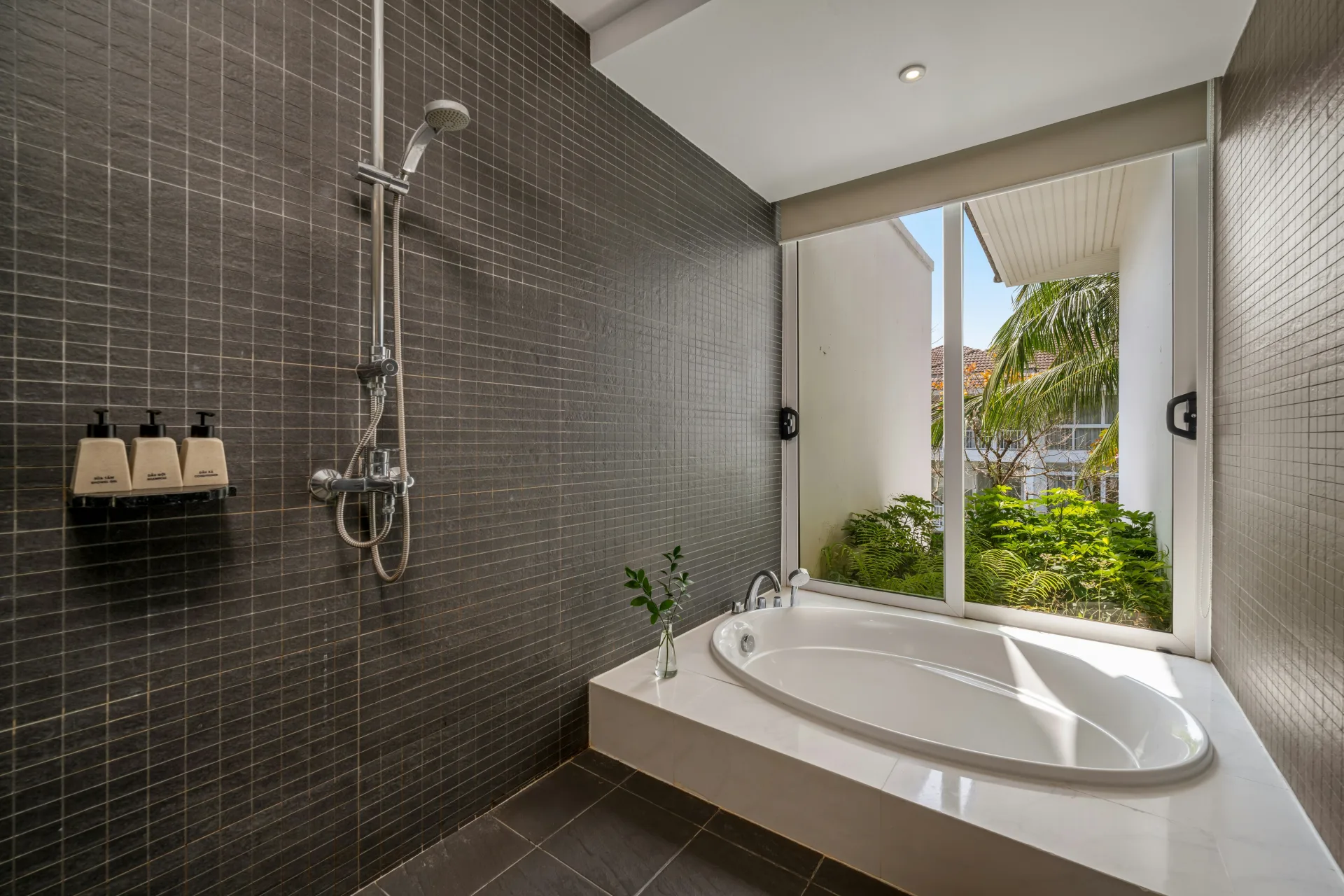 đánh giá Oceanfront villa Anh Nguyễn