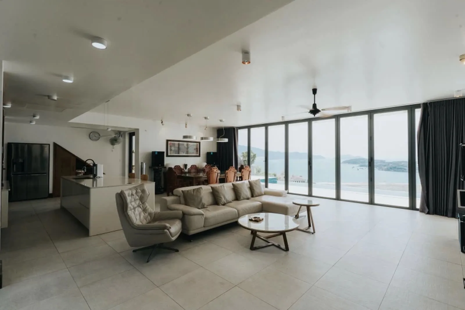 Oceanfront Anh Nguyễn Nha Trang bảng giá 2026: Giá villa, chi phí & kinh nghiệm đặt