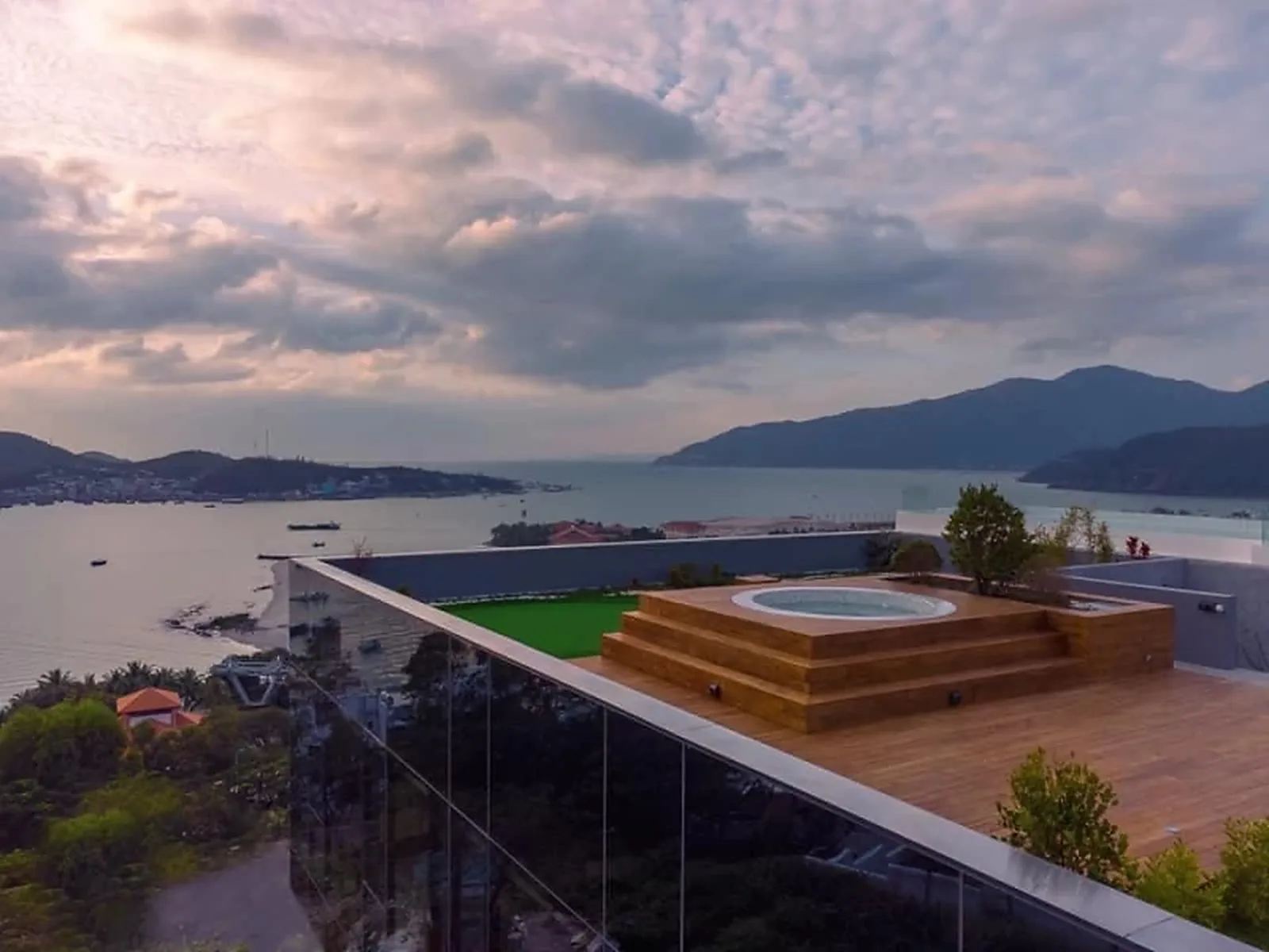 Ocean Front villa Anh Nguyễn giá phòng