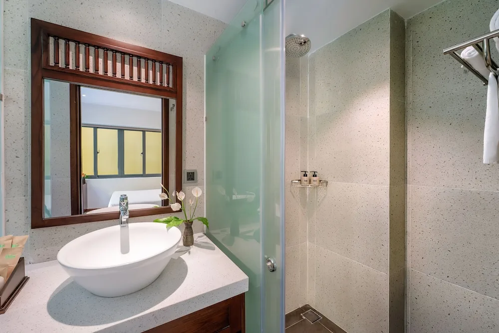 Phòng tắm riêng tại Chillax Old Town Villa