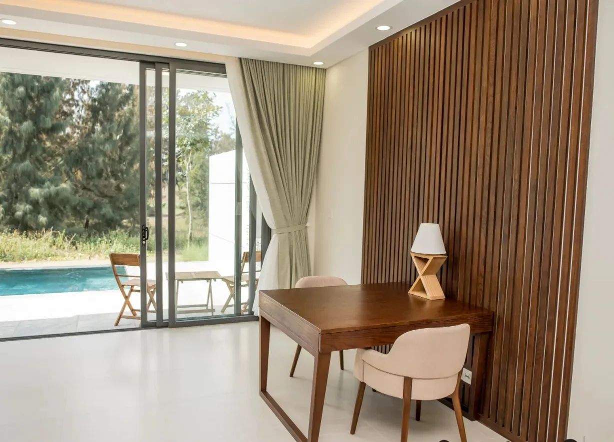 Vị trí thuận tiện giúp du khách kết hợp nghỉ dưỡng, làm việc và khám phá Đà Nẵng – Hội An.