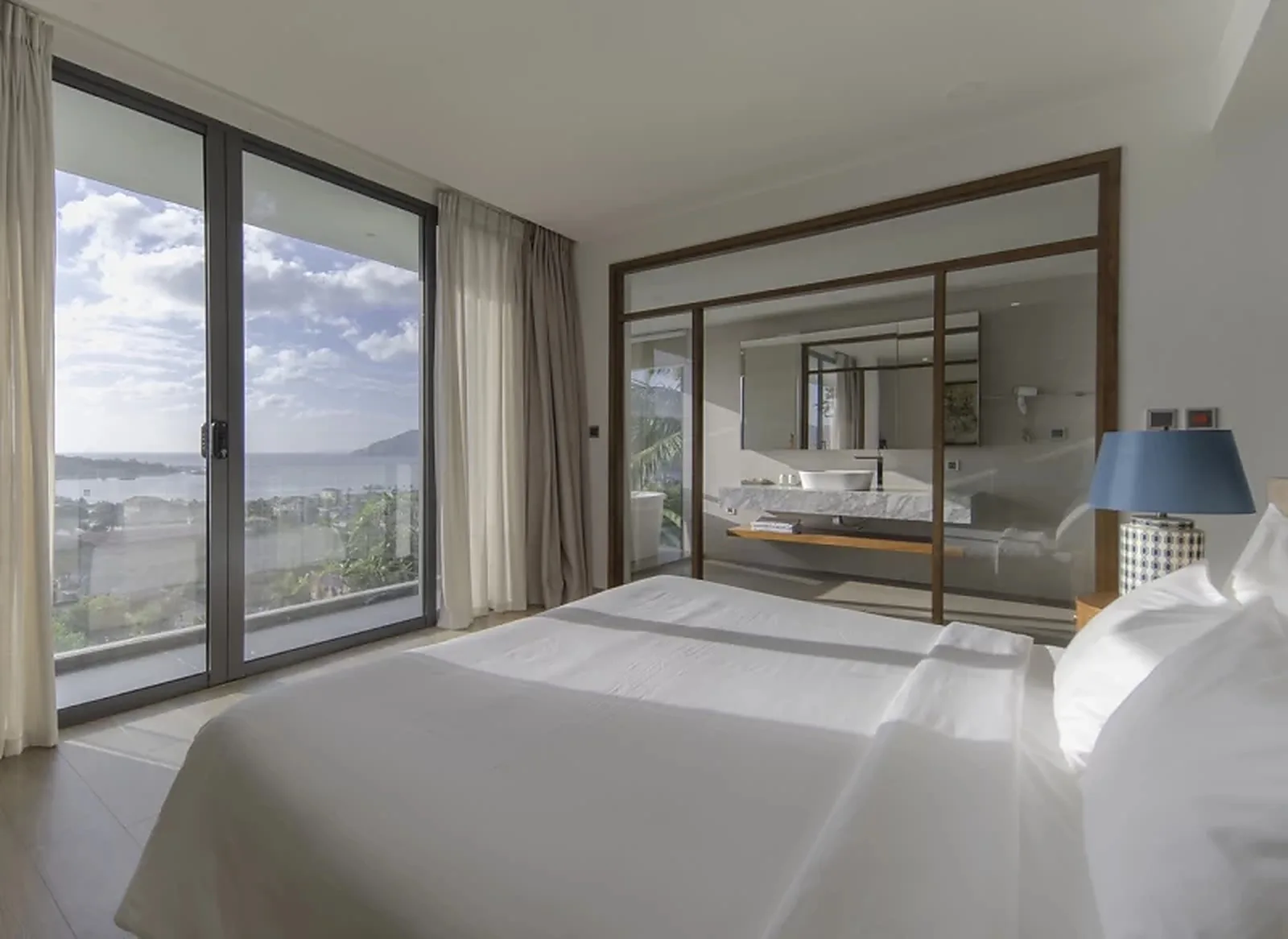 Ocean Front Anh Nguyễn Nha Trang đặt phòng
