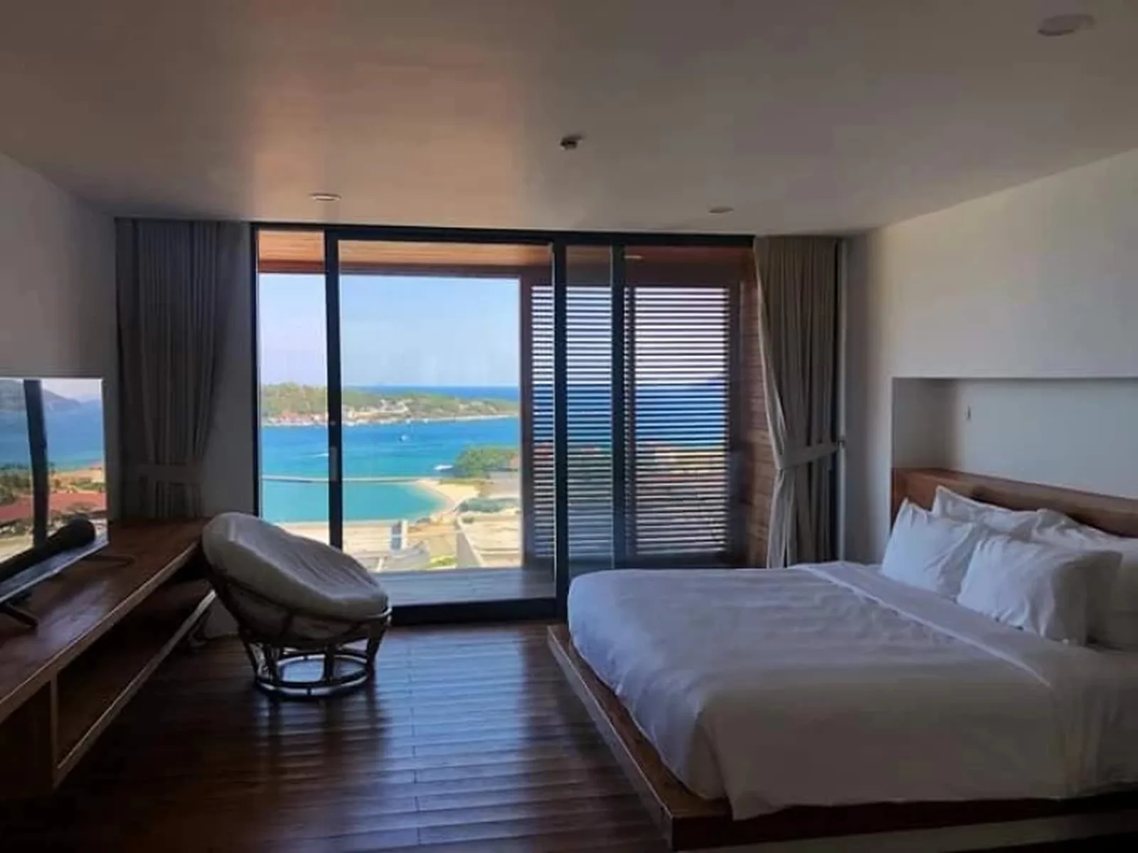Ocean Front villa Anh Nguyễn hotline