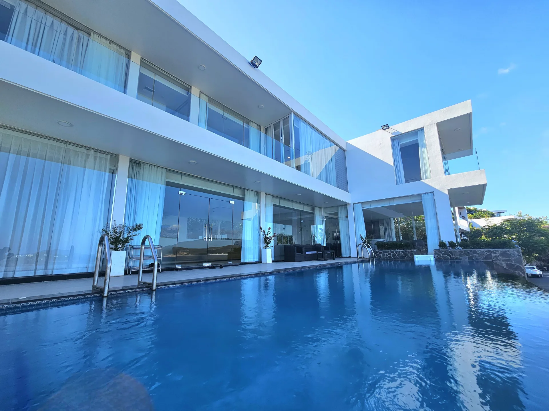 đặt phòng Ocean Front villa Nha Trang