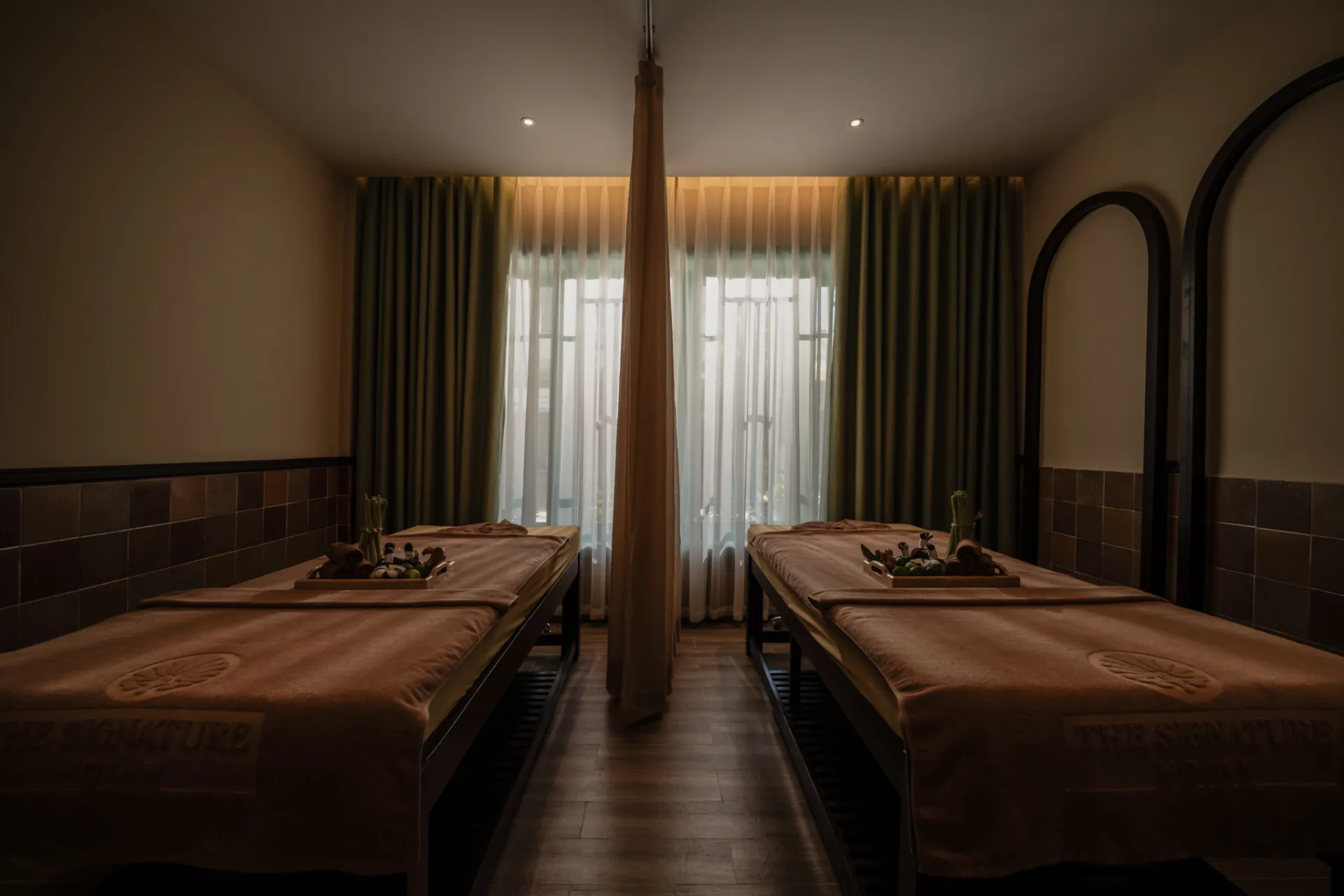 tận hưởng liệu trình spa để tái tạo năng lượng trong kỳ nghỉ.