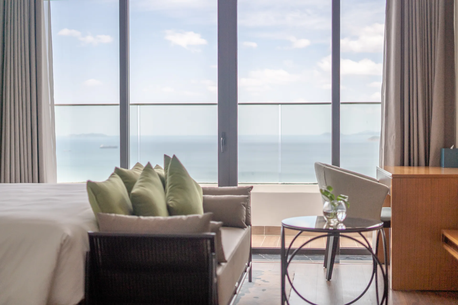Suite rộng rãi là lựa chọn phù hợp cho gia đình và nhóm bạn muốn lưu trú cùng nhau nhưng vẫn bảo đảm sự riêng tư.