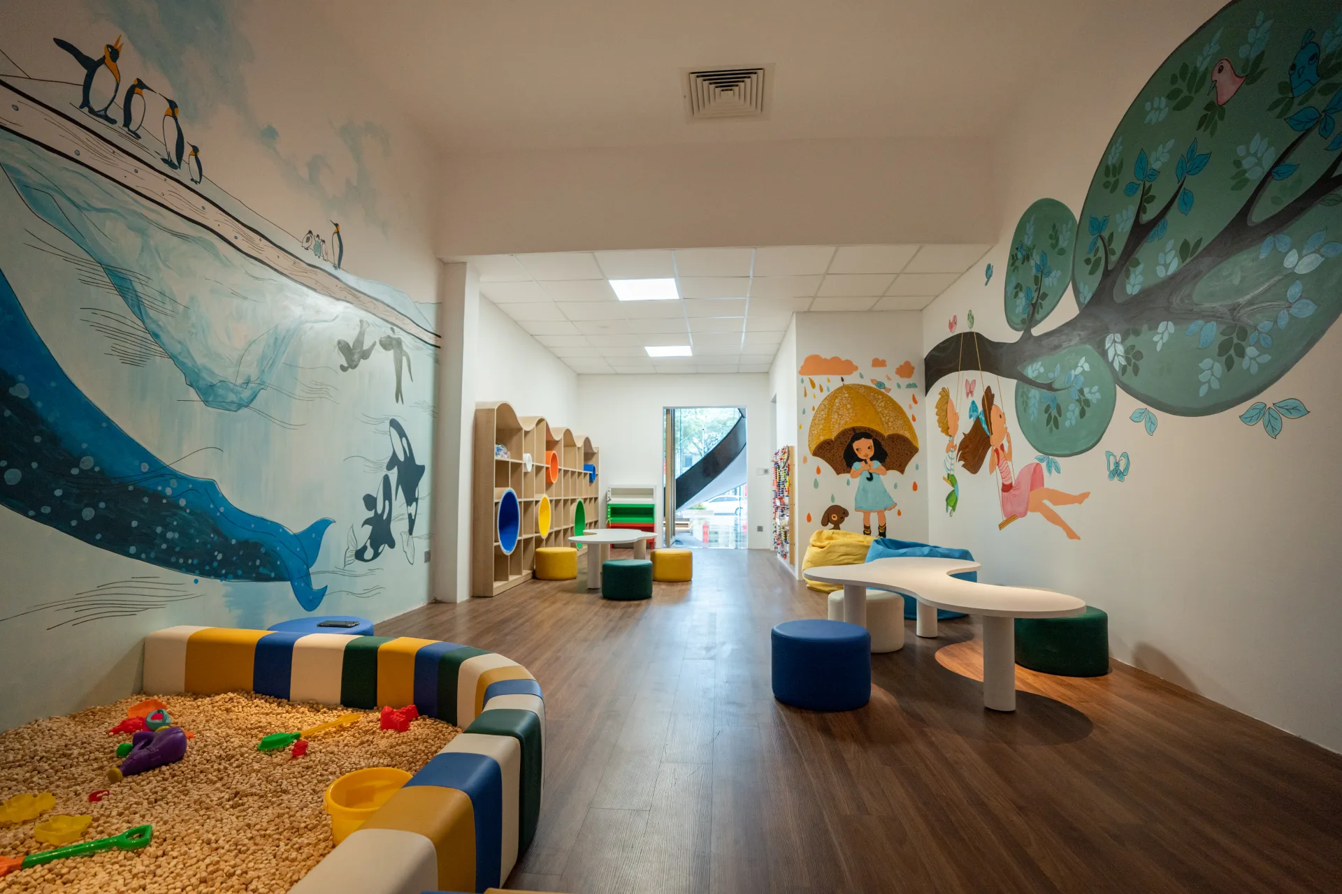 Kid’s Club mang đến không gian vui chơi an toàn và những hoạt động sáng tạo thú vị dành cho trẻ nhỏ trong kỳ nghỉ gia đình.