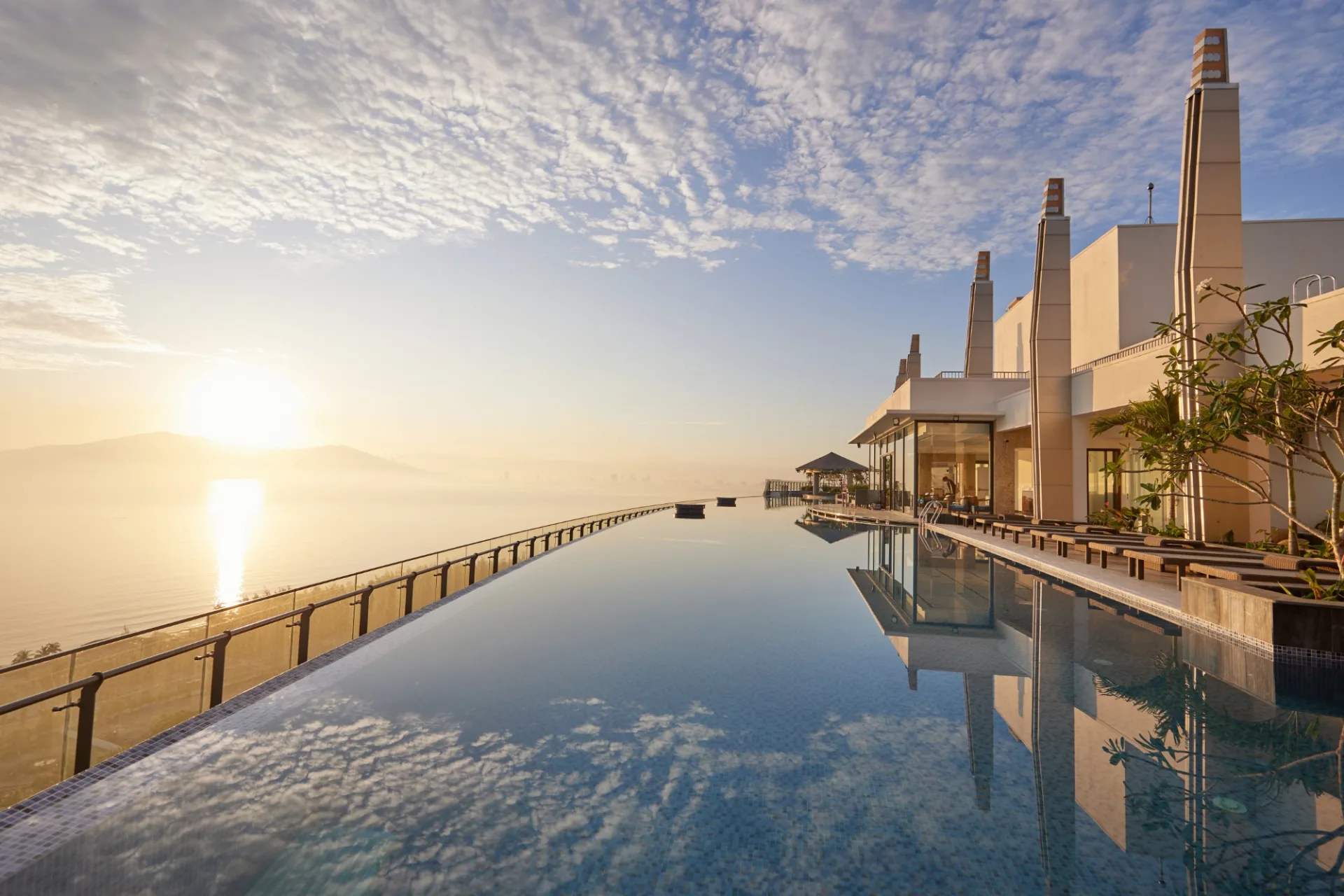 Tổng Đài & Hotline Liên Hệ Đặt Phòng Da Nang Mikazuki Villas & Spa Chính Thức