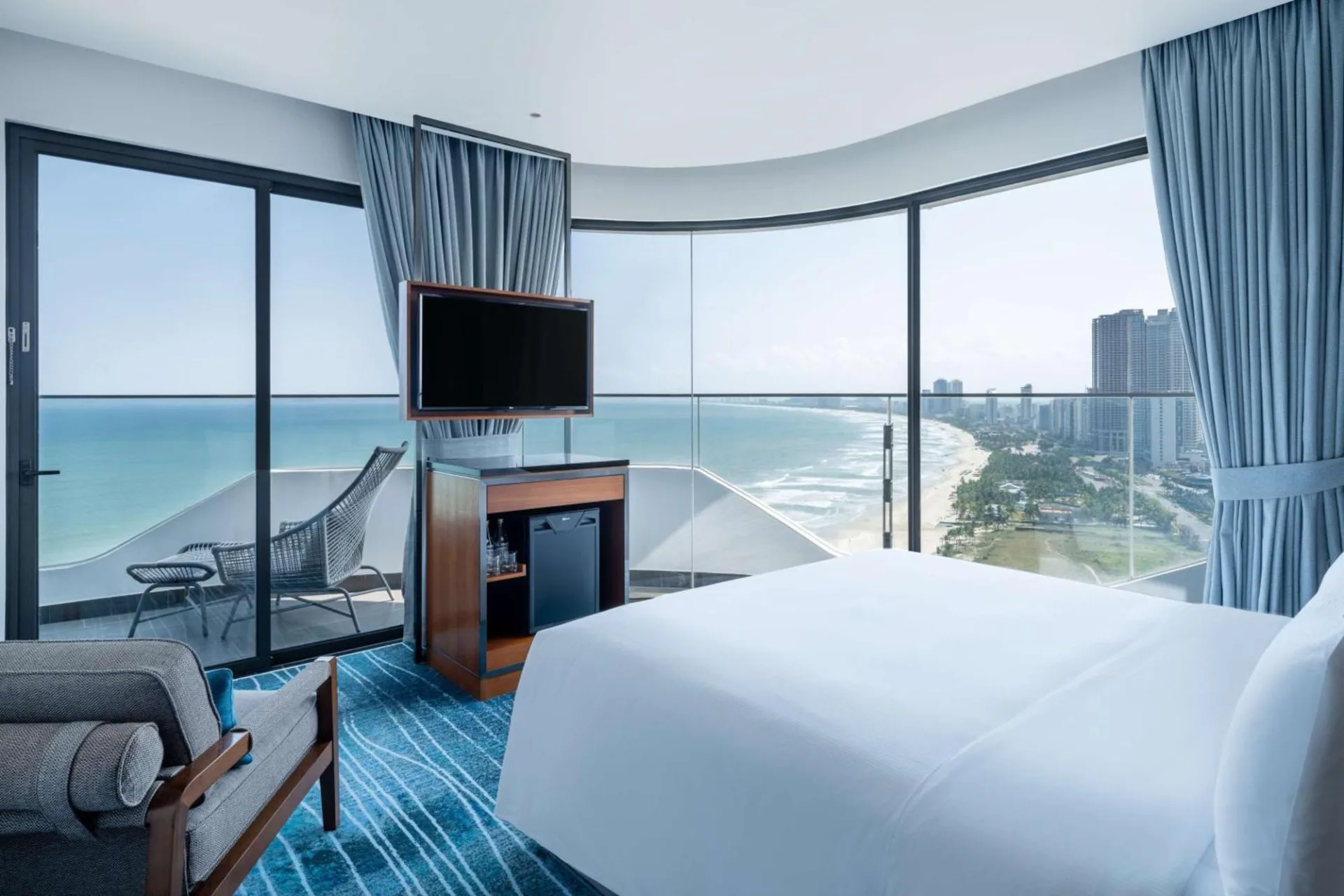 Hilton Garden Inn Da Nang: Số Điện Thoại Tổng Đài, Hotline Đặt Phòng Chính Thức & Trải Nghiệm Lưu Trú Đẳng Cấp