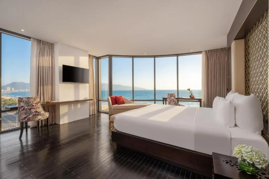 Holiday Beach Hotel Danang: Số Điện Thoại Tổng Đài, Hotline Đặt Phòng Chính Thức & Trải Nghiệm Nghỉ Dưỡng Ven Biển