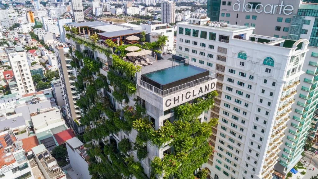 Chicland Danang Beach Hotel: Số Điện Thoại Tổng Đài, Hotline Đặt Phòng Chính Thức & Trải Nghiệm Lưu Trú Đỉnh Cao