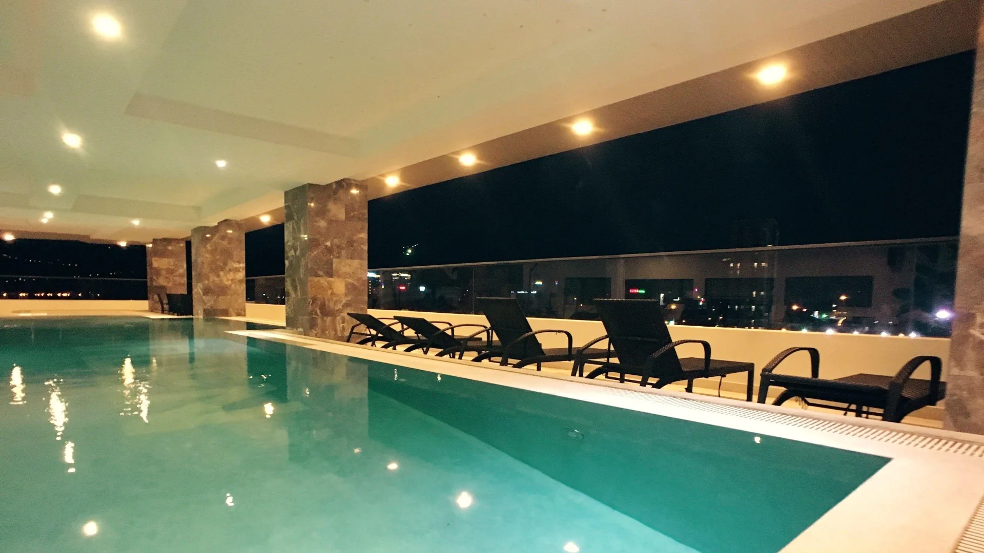 Hotline Liên Hệ Số Điện Thoại Tổng Đài Sea Garden Hotel Đặt Phòng Chính Thức