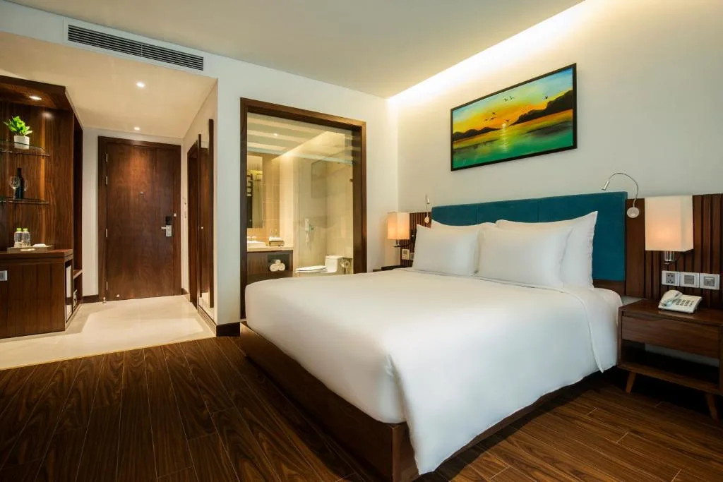 Hotline Liên Hệ Số Điện Thoại Tổng Đài Maximilan Danang Beach Hotel Đặt Phòng Chính Thức