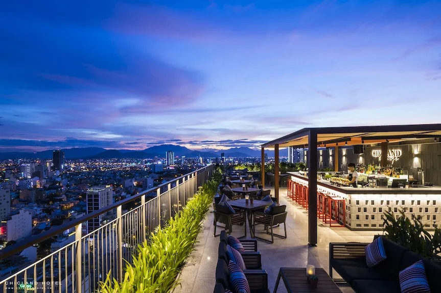 Chicland Danang Beach Hotel: Số Điện Thoại Tổng Đài, Hotline Đặt Phòng Chính Thức & Trải Nghiệm Lưu Trú Đỉnh Cao