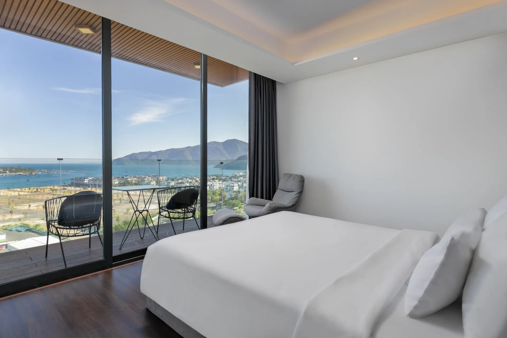 đặt phòng Ocean Front villa Nha Trang