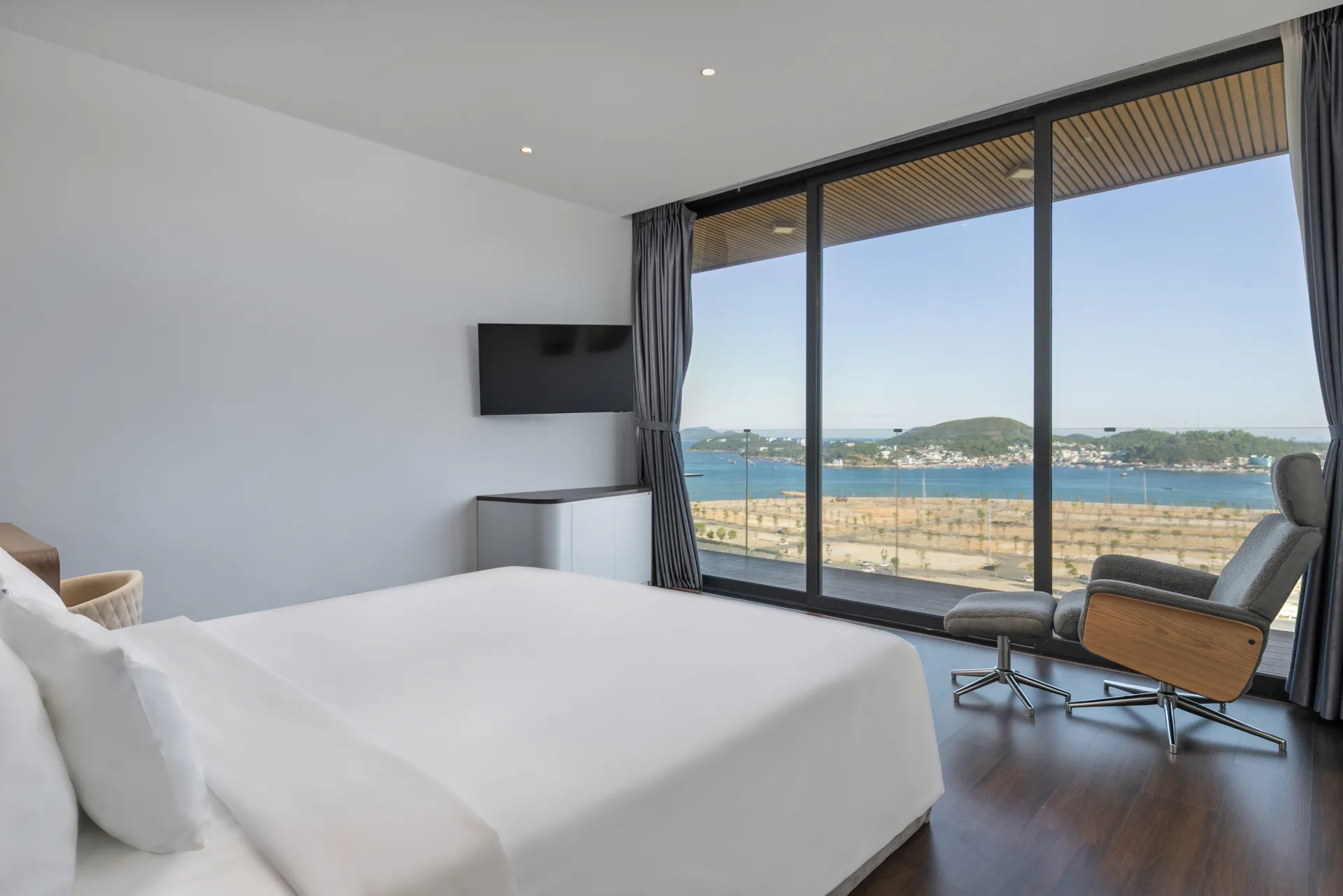 Ocean Front Villas Nha Trang liên hệ
