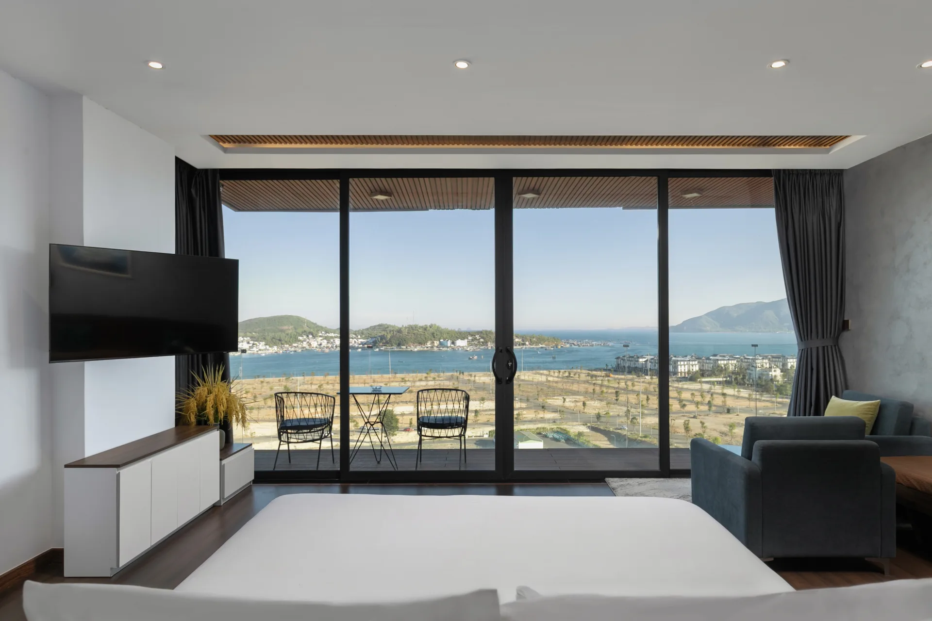 Ocean Front Villas Nha Trang liên hệ