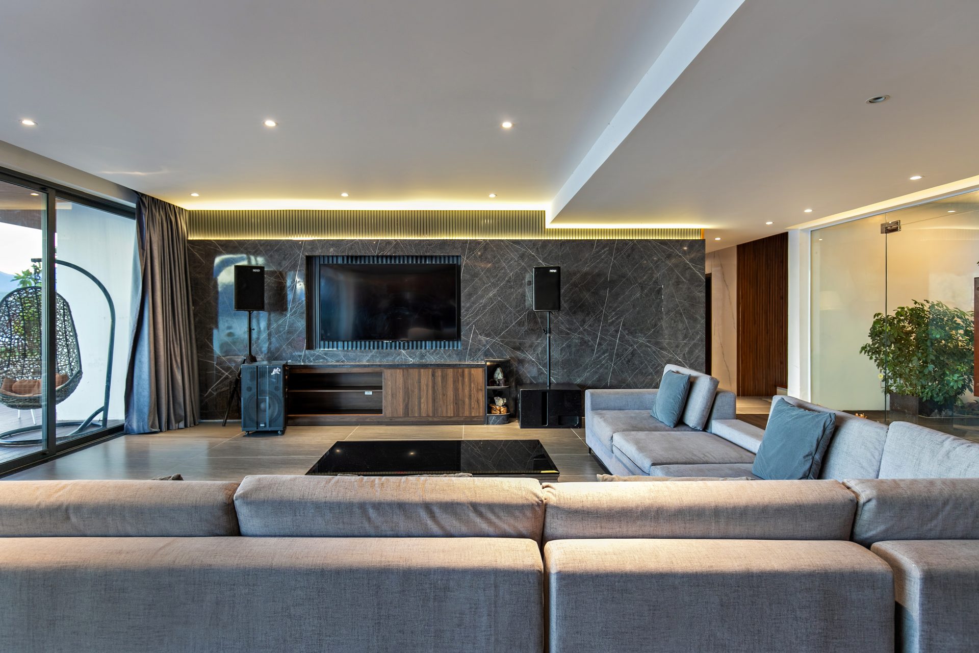 nên đặt villa Oceanfront Nha Trang hay resort Nha Trang