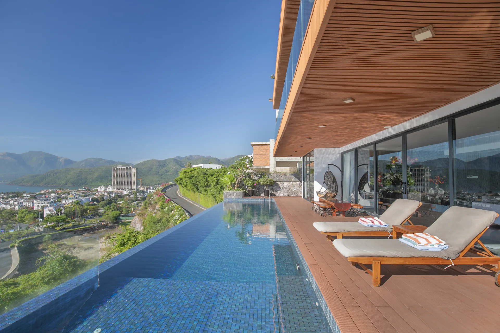 Oceanfront Nha Trang booking