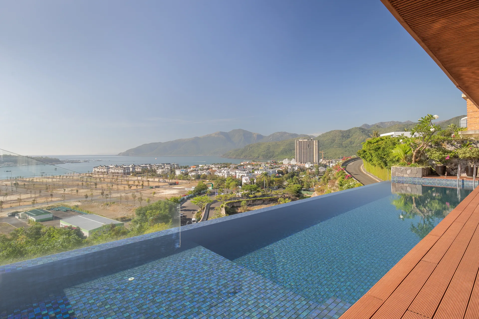 lịch trống Ocean Front Villas Nha Trang