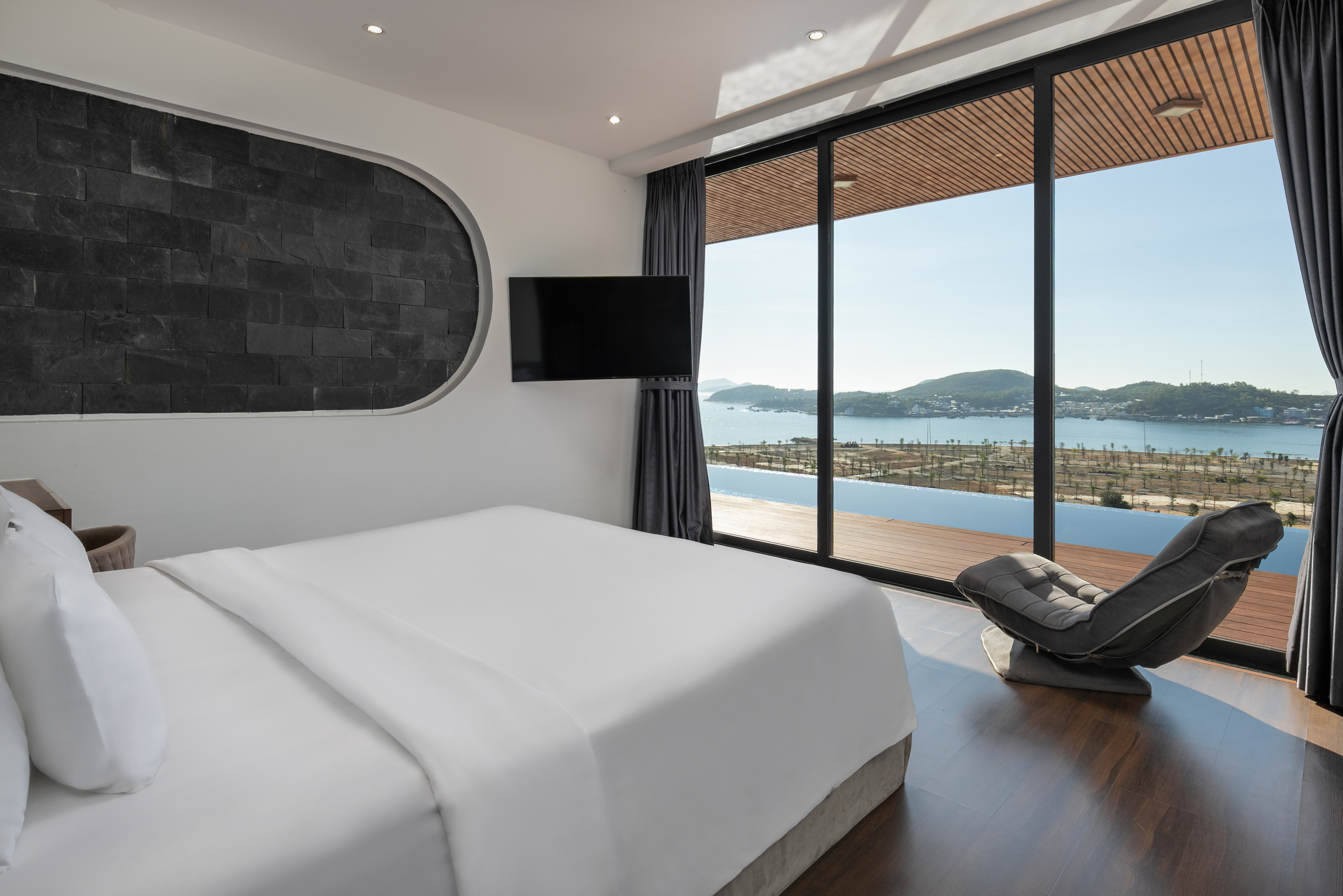 review Ocean Front Villas Nha Trang